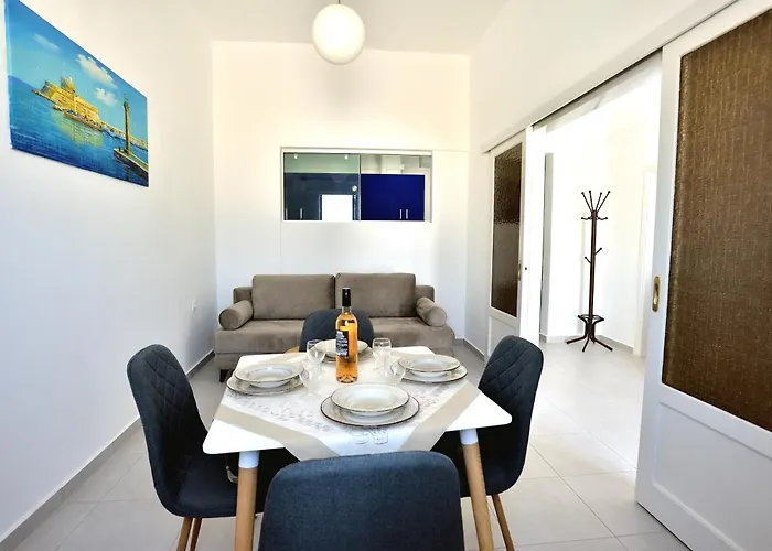 Daire Athina's House *